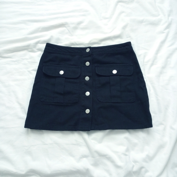 F21 Black Button Front Mini Skirt - Picture 3 of 6
